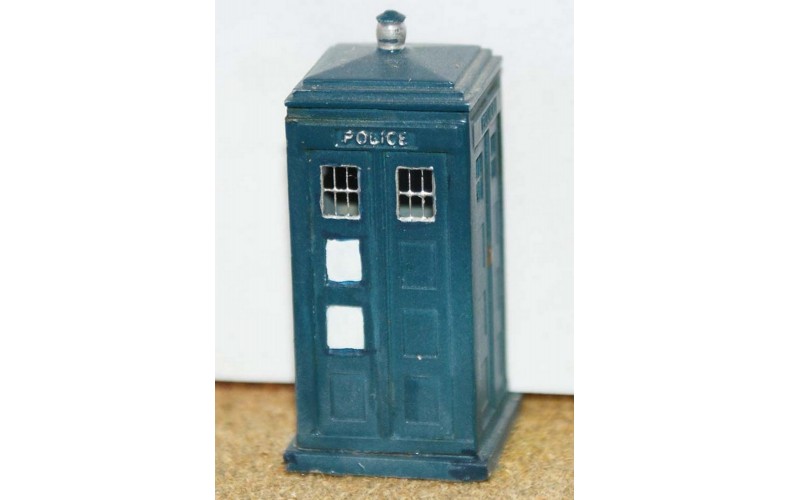 F33p Painted Police Telephone box (resin) OO Scale 1:76