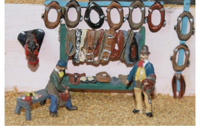 F75i Saddler's shop fitting & figures Unpainted OO 1:76 Scale Model Kit