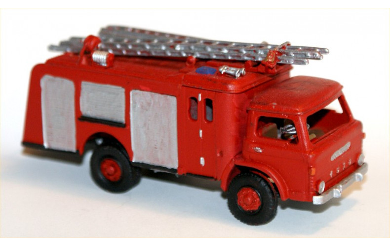 G150p Painted Ford D-HCB Angus Fire Engine 1967 OO Scale 1:76