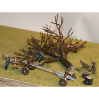 TR1a Lrg Chopped Down Tree, Stumps, Forrester Figures & Log Pole Wagon G33 (OO Scale 1/76th)