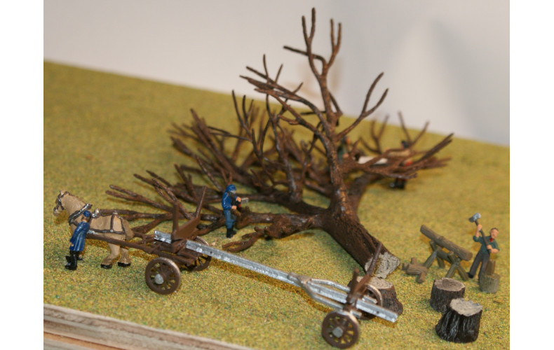 TR1 Lrg Chopped Down Tree, Stumps, Forrester Figures(OO Scale 1/76th)