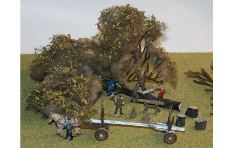 TR2 Tall Chopped down Tree, Forrester Figures and stumps (OO Scale 1/76th)